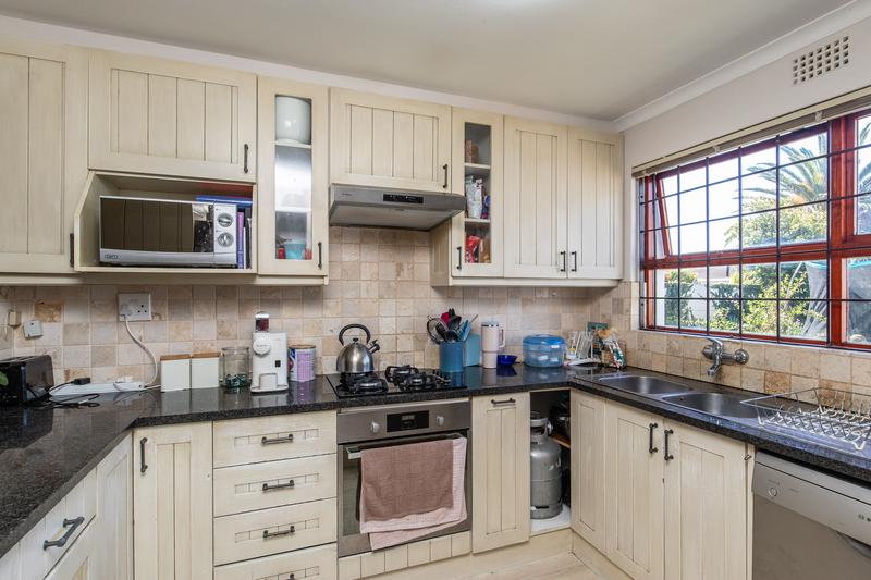 To Let 3 Bedroom Property for Rent in Lakeside Western Cape